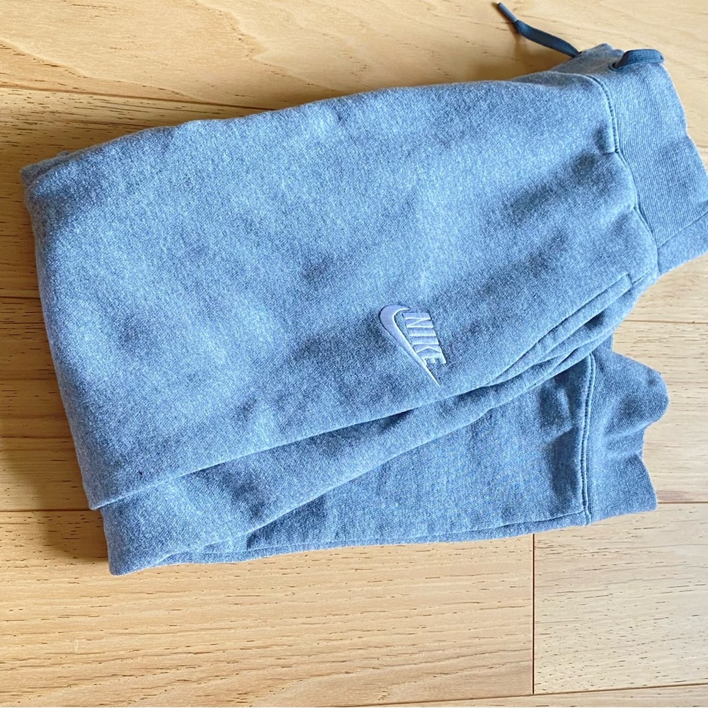 Nike sweatpants size large Girls/boys kids